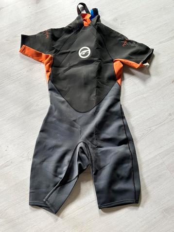 Surfpak maat medium (50) beschikbaar voor biedingen