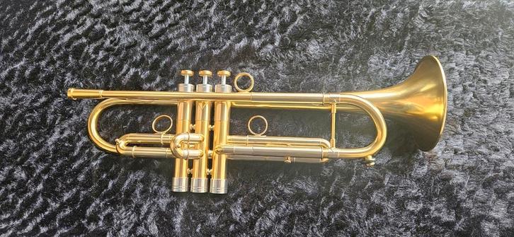 Adams A1 v2 trompet, Muziek en Instrumenten, Blaasinstrumenten | Trompetten, Zo goed als nieuw, Bes-trompet, Met koffer, Ophalen