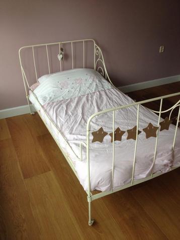 Smeedijzeren bed beschikbaar voor biedingen