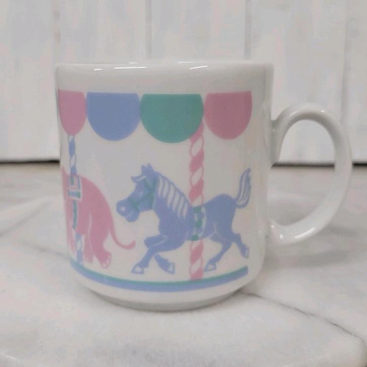 Eversberg mok carrousel, Huis en Inrichting, Keuken | Servies, Zo goed als nieuw, Kop(pen) en/of Schotel(s), Overige stijlen, Keramiek