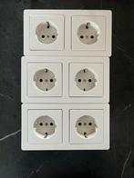 Berker Dubbele Wandcontactdoos - Degelijk!, Doe-het-zelf en Verbouw, Elektra en Kabels, Ophalen of Verzenden, Gebruikt, Stopcontact