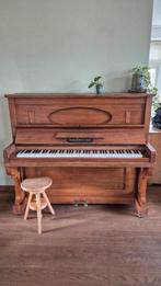 Klassieke staande vintage piano, Muziek en Instrumenten, Piano's, Ophalen, Gebruikt, Bruin, Piano