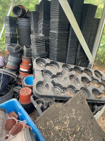 Gratis! Kweekpotjes en Bloempotten - Diverse Maten beschikbaar voor biedingen