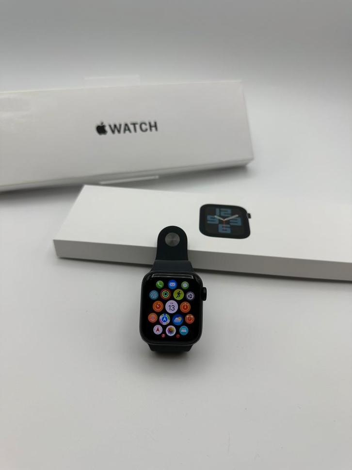 Apple Watch SE 2nd Gen - GPS (Zwart) - Nette Staat!, Sieraden, Tassen en Uiterlijk, Smartwatches, Gebruikt, iOS, Zwart, GPS, Waterdicht