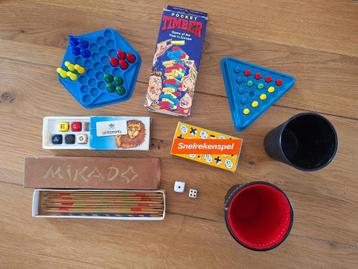 Lot oude klassieke reisspellen beschikbaar voor biedingen