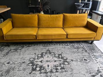 Luxe Verona 4-zitsbank - Okergeel - Velours - Koopje beschikbaar voor biedingen