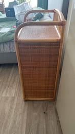 Leuke stevige rotan ladekast., Ophalen