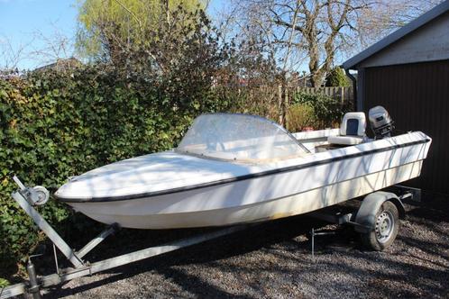 mooie boottrailer+ buitenboordmotor en sloep/toerboot, Watersport en Boten, Sloepen, Gebruikt, Tot 10 pk, 3 tot 6 meter, Buitenboordmotor