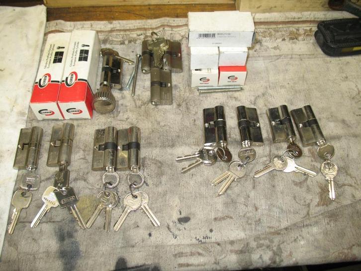 Diverse cilindersloten ,knopcil., gelijksluitende cil., Doe-het-zelf en Verbouw, Hang- en Sluitwerk, Nieuw, Overige typen, Koper of Messing