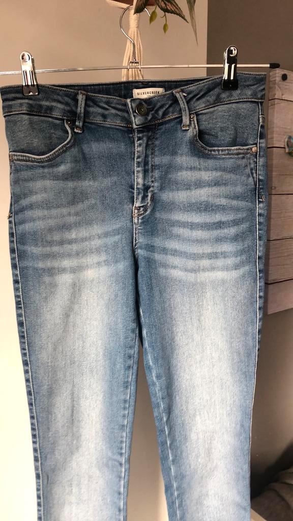 Jeans skinny Silvercreek, grijze en blauwe, Kleding | Dames, Spijkerbroeken en Jeans, Zo goed als nieuw, Overige jeansmaten, Blauw