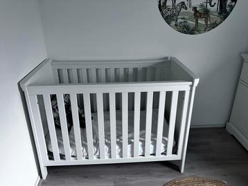 Baby Ledikant 70x140 cm met Matras beschikbaar voor biedingen