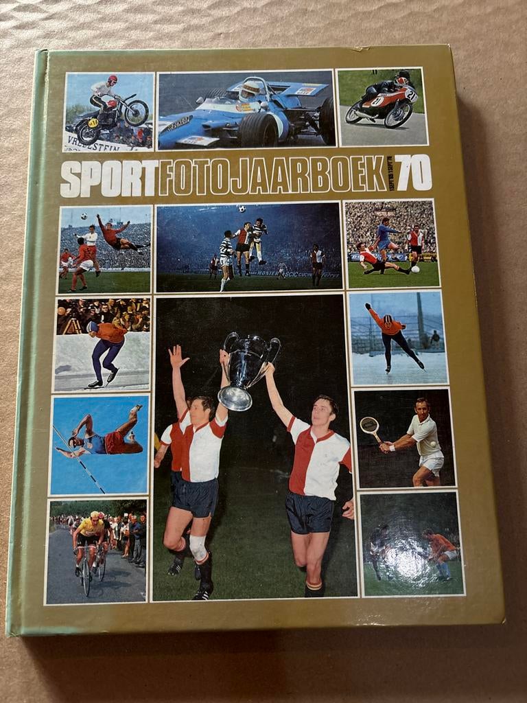 Sportfoto jaarboek 1970 - Prachtige sportmomenten, Ophalen of Verzenden, Gelezen, Balsport