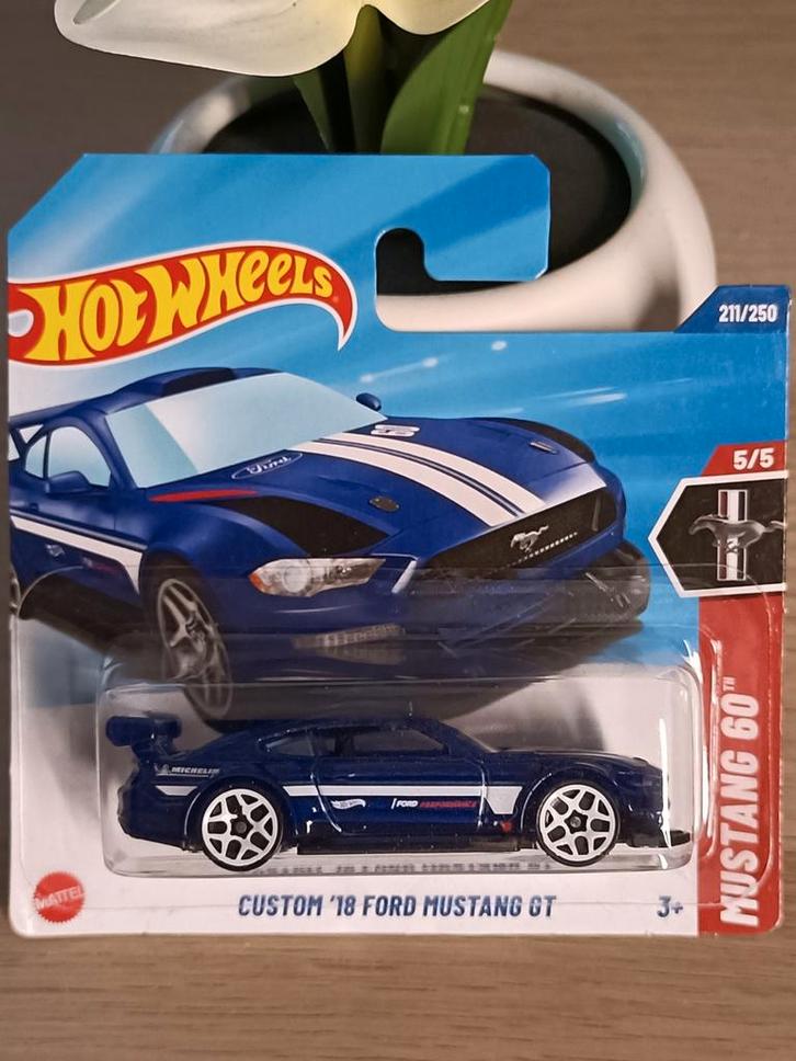 Hot Wheels Custom '18 Ford Mustang GT - Zo Goed Als Nieuw, Hobby en Vrije tijd, Modelauto's | Overige schalen, Zo goed als nieuw