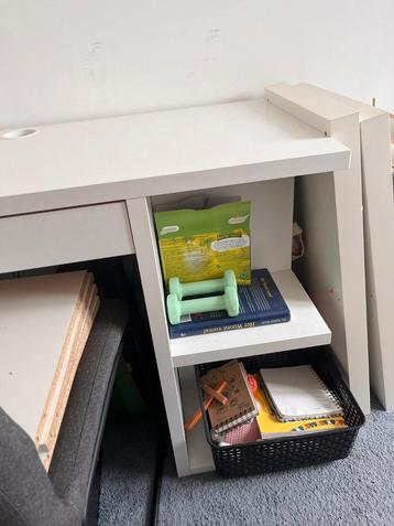 Gratis bureau van Ikea. 