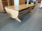 Peuter - / dreumes tafel met uitklapbaar aanzetstuk, Ophalen, Zo goed als nieuw, Tafel