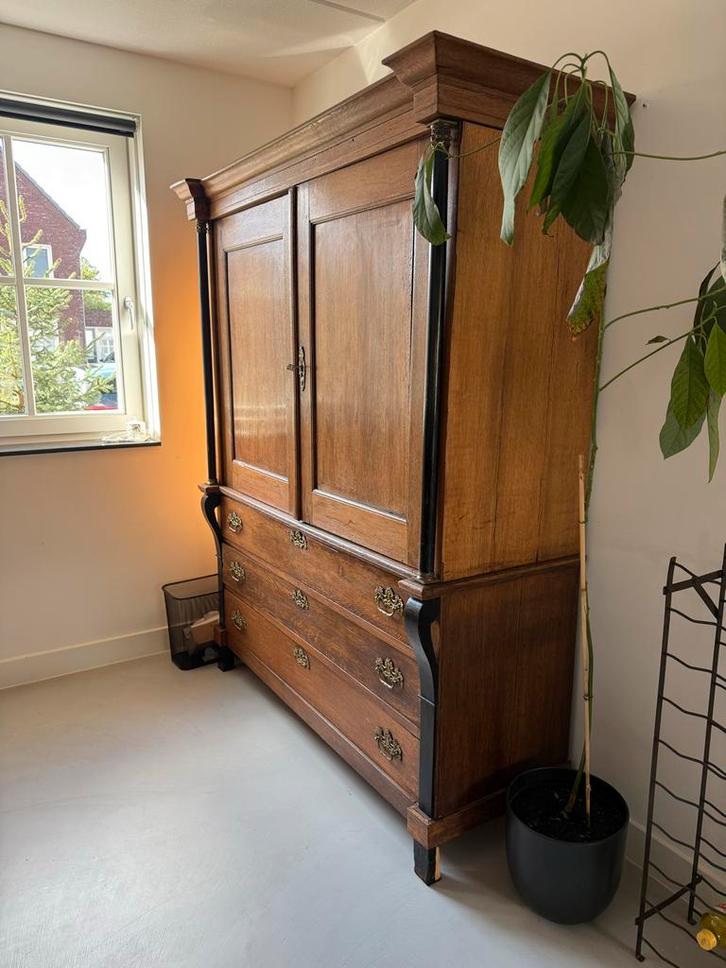 Antieke Eiken Kast Willem II (1815-1840), Antiek en Kunst, Antiek | Meubels | Kasten, Ophalen of Verzenden