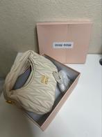 Miu Miu Matelassé Bag – Beige / Goud, Sieraden, Tassen en Uiterlijk, Tassen | Damestassen, Ophalen of Verzenden, Nieuw, Beige