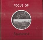 Gerrit Stegeman - Focus op Staphorst 2003, Boeken, Geschiedenis | Stad en Regio, Ophalen of Verzenden, 20e eeuw of later, Gelezen