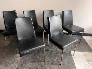 6 leren eerkamer stoelen  beschikbaar voor biedingen