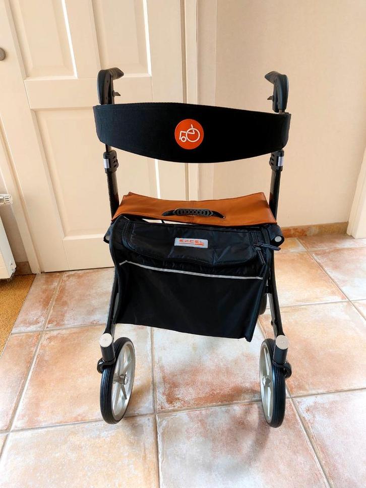 Rollator Excel Carbon F1 Medium lichtgewicht in leder Cognac, Diversen, Rollators, Nieuw, Lichtgewicht, Ophalen