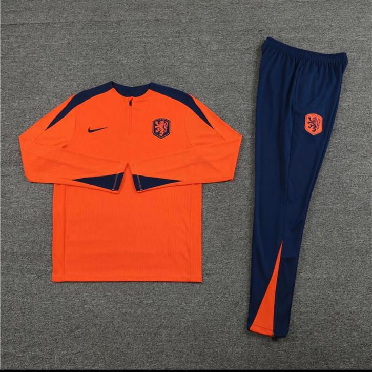 Nederland Trainingspak 2025/2026 in alle maten!, Kleding | Heren, Sportkleding, Nieuw, Voetbal, Overige maten, Oranje, Ophalen of Verzenden