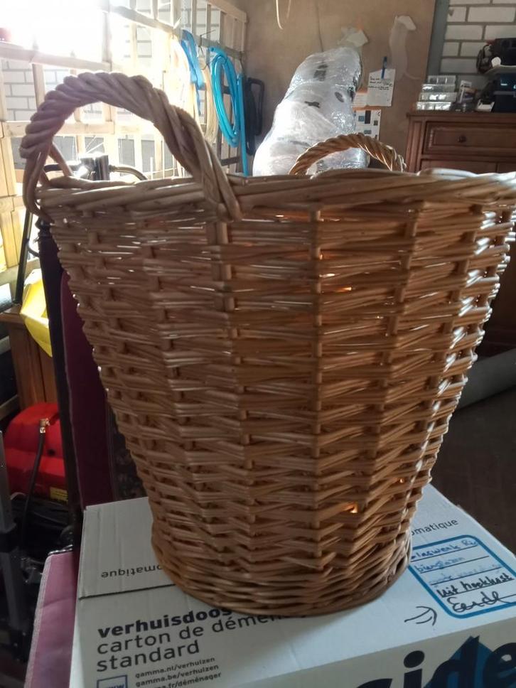 Rieten Mand - Onbeschadigd, Huis en Inrichting, Woonaccessoires | Schalen en Manden, Zo goed als nieuw, Mand, Rond, Riet, Ophalen of Verzenden
