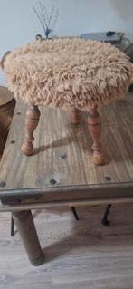 Leuk krukje met zachte zitting, Ophalen, Hout, Gebruikt, Bruin