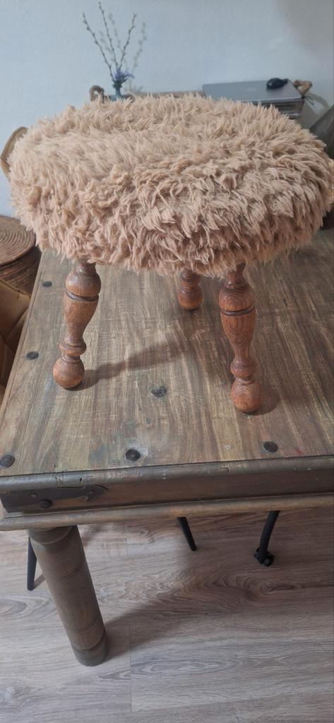 Leuk krukje, Huis en Inrichting, Stoelen, Gebruikt, Eén, Hout, Stof, Bruin, Ophalen