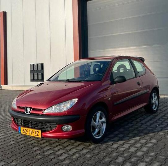 Peugeot 206 1.6 16V Airco Nieuwe APK 3D 2002 Rood, Auto's, Peugeot, Bedrijf, ABS, Airbags, Airconditioning, Centrale vergrendeling