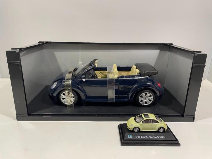 Modelauto VW Beetle, 2 varianten, Hobby en Vrije tijd, Modelauto's | 1:18, Zo goed als nieuw, Auto, Overige merken, Ophalen of Verzenden