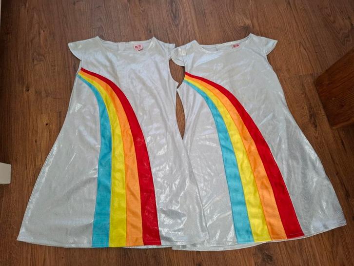 Tweeling meisjes k3 regenboog jurkjes 6/8 jaar, Kleding | Dames, Carnavalskleding en Feestkleding, Zo goed als nieuw, Carnaval