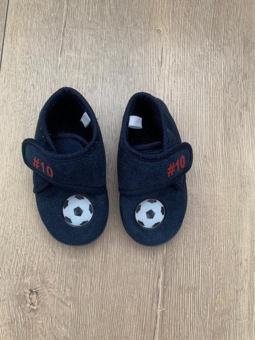 Slofjes maat 23, Kinderen en Baby's, Babykleding | Schoentjes en Sokjes, Jongetje, Slofjes, Ophalen of Verzenden
