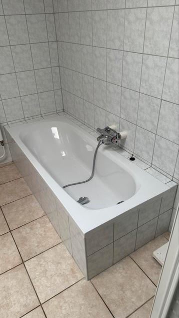 Complete Badkamer in nette staat - Gratis op te halen! beschikbaar voor biedingen