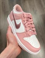 Nike Dunk Low pink velvet sneakers - Maat 36, Kleding | Dames, Schoenen, Nike, Nieuw, Ophalen of Verzenden, Sneakers of Gympen