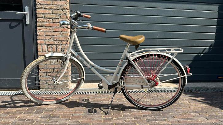 Witte ‘omafiets’ Alpina Fingle, 26 inch., Fietsen en Brommers, Fietsen | Meisjes, Gebruikt, 26 inch of meer, Handrem, Versnellingen