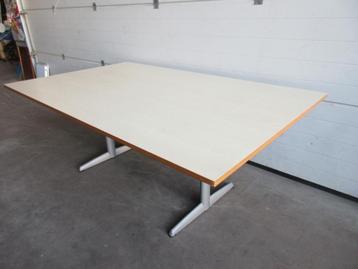 Extra groot buro of tafel, Ahrend, 200x120 cm beschikbaar voor biedingen