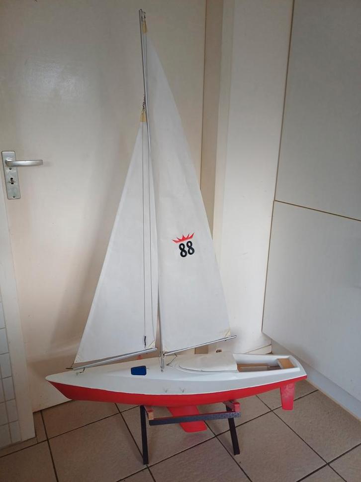 RC Robbe zeilboot grote model moet afgemaakt worden, Hobby en Vrije tijd, Modelbouw | Boten en Schepen, Gebruikt, Ophalen