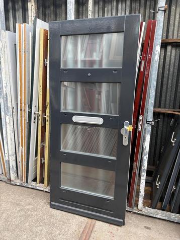 Houten voordeur dubbelglas 92,5x211,5 €200 beschikbaar voor biedingen