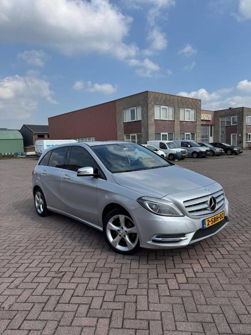 Mercedes-Benz B-Klasse 1.6 B180 5DRS Blue EFF 2013 Grijs, Auto's, Mercedes-Benz, Particulier, B-Klasse, ABS, Adaptive Cruise Control
