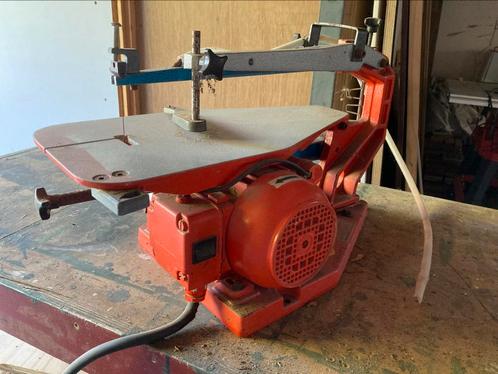 Hegner Multicut-1 elektrische figuurzaag machine, Doe-het-zelf en Verbouw, Gereedschap | Zaagmachines, Gebruikt, Figuurzaag, Minder dan 600 watt