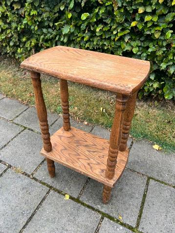 Te Koop : Donker Eiken Bijzettafeltje Planten Tafeltje Hout beschikbaar voor biedingen