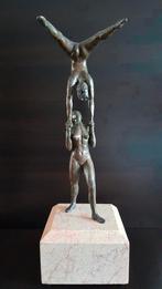 Bronzen beeld van twee naakte gymnaste vrouwen  Unieke item, Antiek en Kunst, Antiek | Koper en Brons, Ophalen of Verzenden, Brons