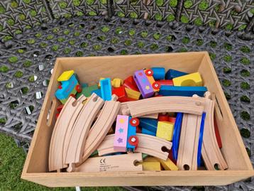 Houten Treinbaan met Blokken beschikbaar voor biedingen
