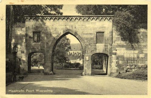 Maastricht, Poort Waerachtig - hond fietser - 1955 gelopen, Verzamelen, Ansichtkaarten | Nederland, Gelopen, Gelderland, 1940 tot 1960