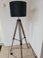 Staanlamp zwarte kap, Ophalen, Zo goed als nieuw, Hout, 150 tot 200 cm