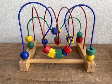 Houten spiraal met kralen. 30x25 en 26 hoog. PRIMA staat. beschikbaar voor biedingen