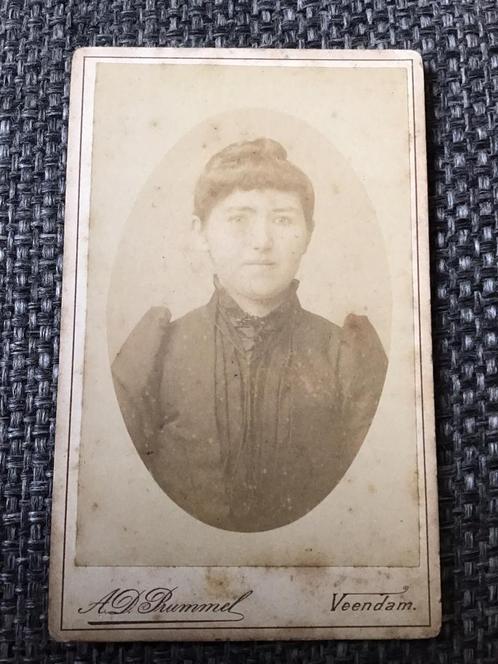 CDV, Vrouw, A.D. Prummel, Veendam, Carte de Visite 2, Verzamelen, Foto's en Prenten, Gebruikt, Foto, Voor 1940, Ophalen of Verzenden
