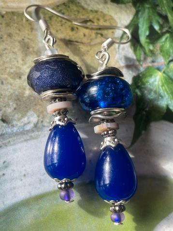 Kobalt Blauwe Hangers beschikbaar voor biedingen