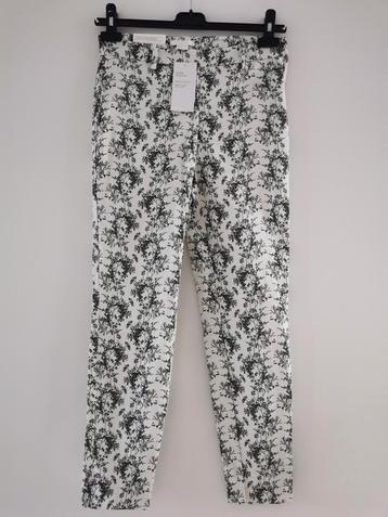 H&M stretch broek mt. 36 beschikbaar voor biedingen