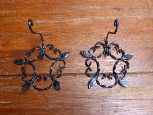 2 mooi vormgegeven smeedijzeren haken, Antiek en Kunst, Antiek | Woonaccessoires, Ophalen of Verzenden